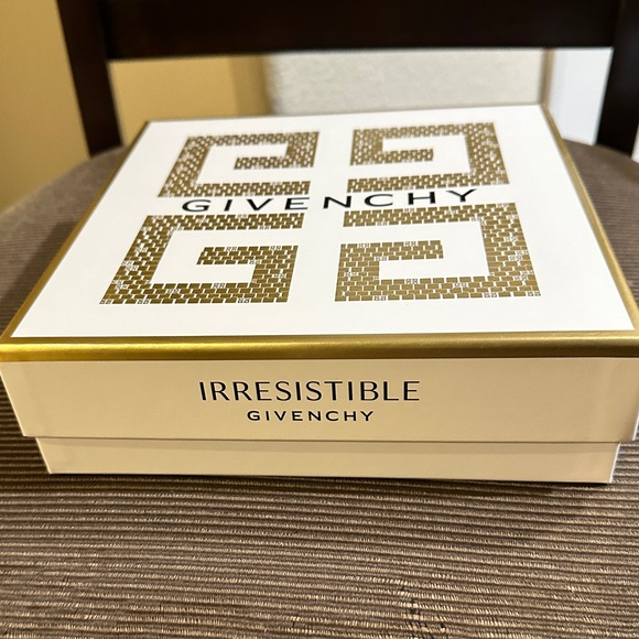 NWOT Givenchy Hydrating Lotion & New Zealand Rewarewa Honey Hand Crème - Picture 12 of 12